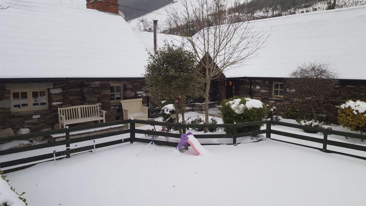 Clarisses Cottage Laragh Esterno foto