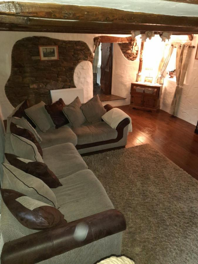 Clarisses Cottage Laragh Esterno foto