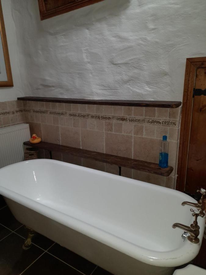 Clarisses Cottage Laragh Esterno foto