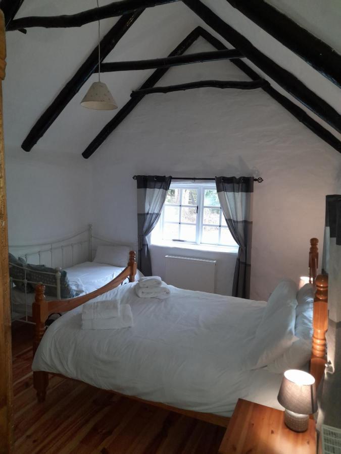 Clarisses Cottage Laragh Esterno foto