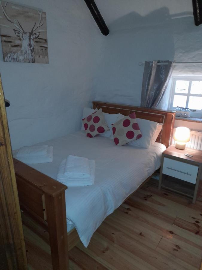 Clarisses Cottage Laragh Esterno foto