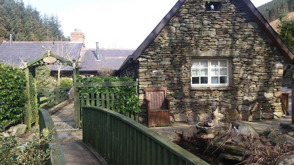 Clarisses Cottage Laragh Esterno foto